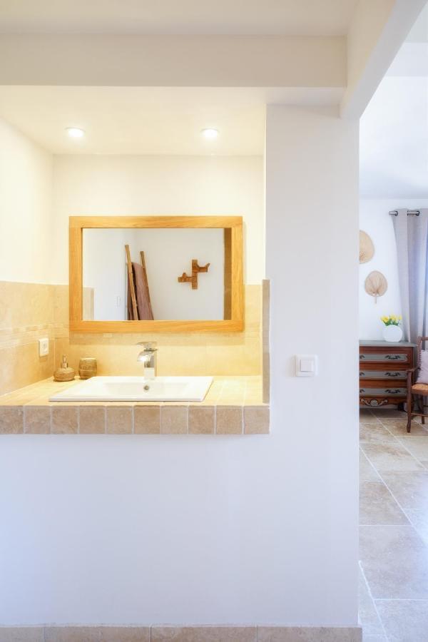 L'Ostal - Bed & Breakfast - Chambres Et Suites De 25 A 40M2 - Spa Saint-Hilaire-d'Ozilhan Exterior photo